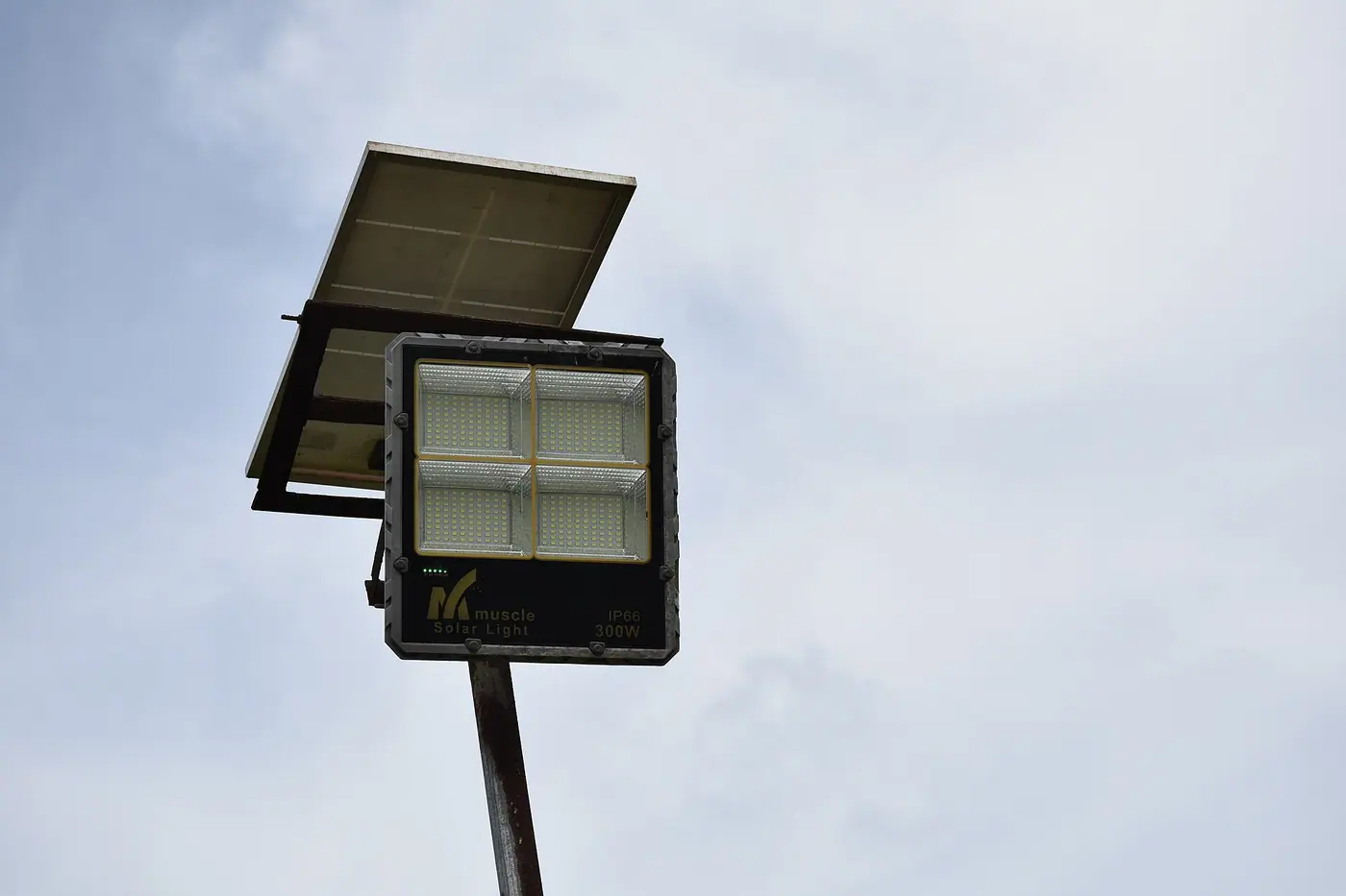Lampe sollaire au village